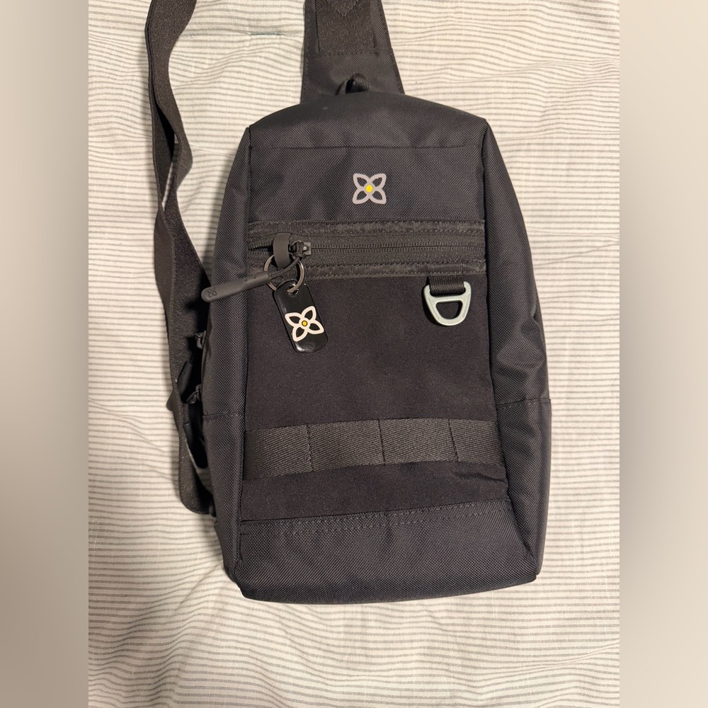 Sherpani pike sling bag